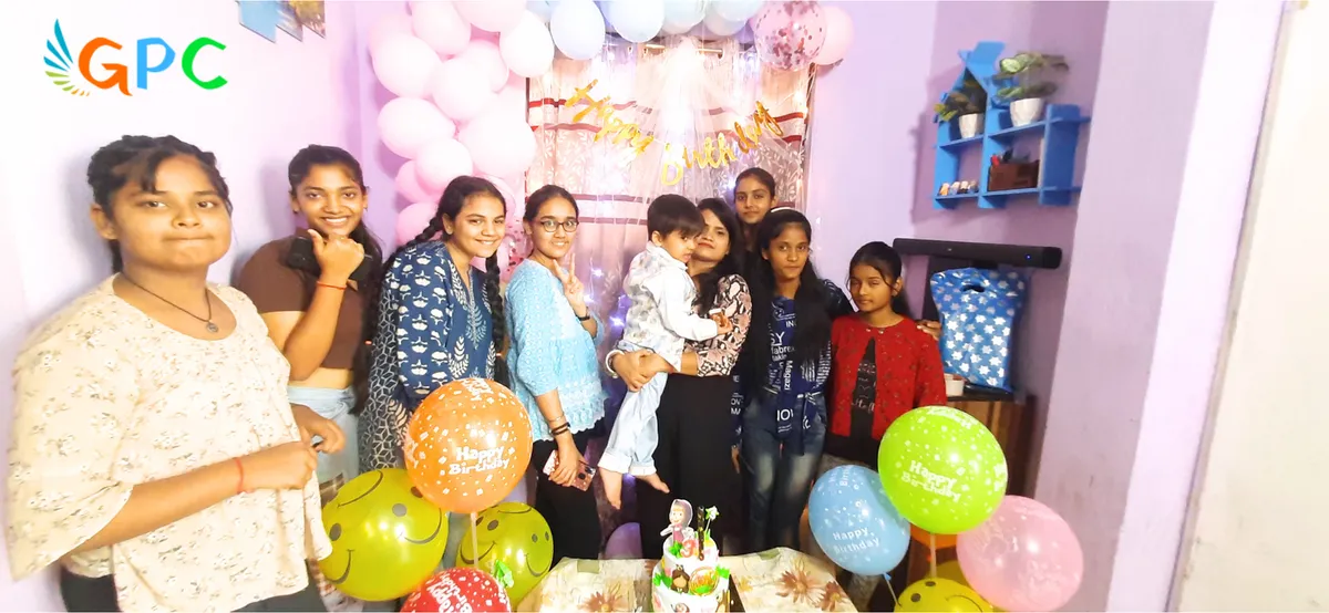 Students and teachers at a Guided Path Classes event, photo 7